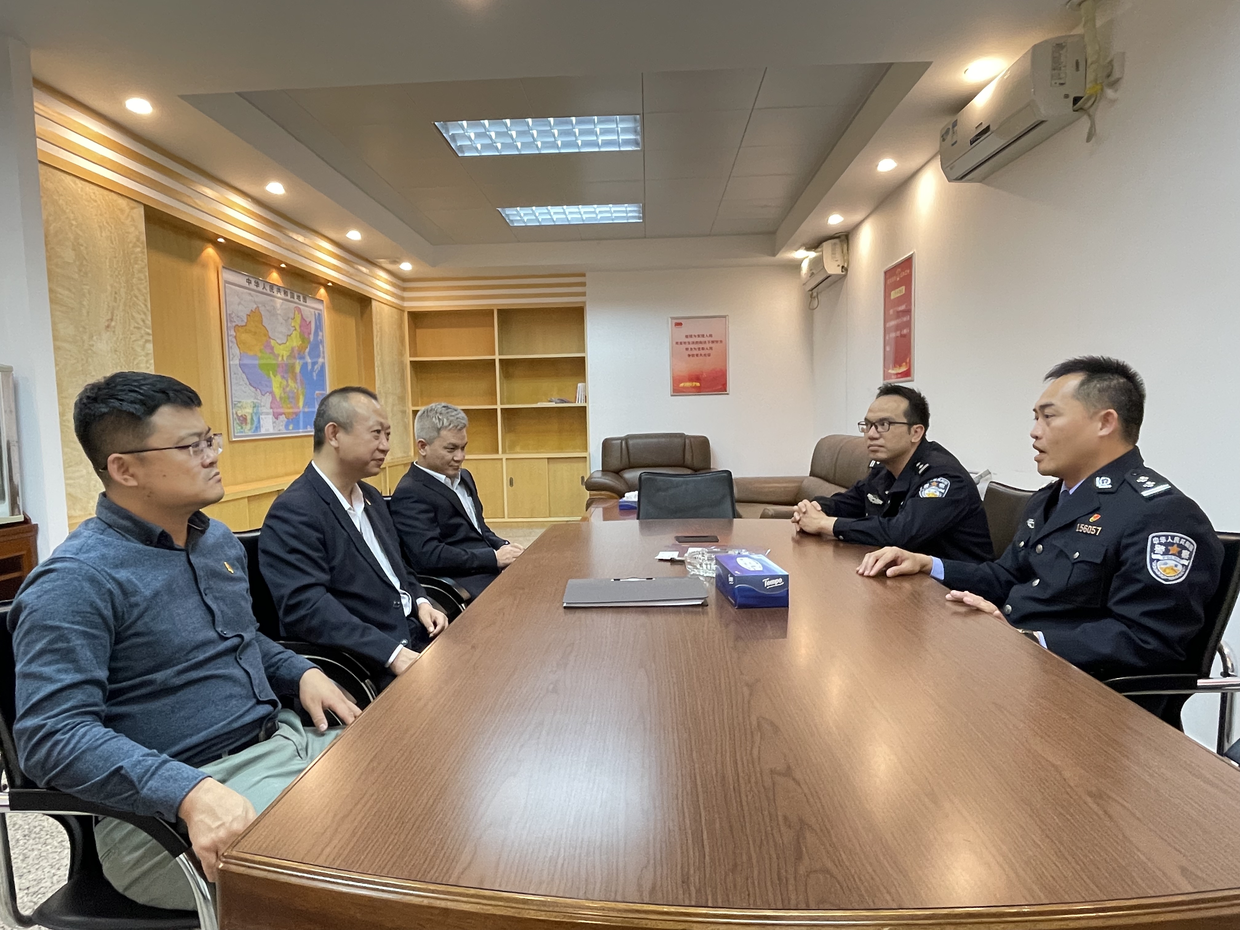 图为会谈现场.jpg